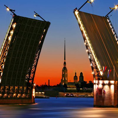 Дворцовый мост и Петропавловская крепость